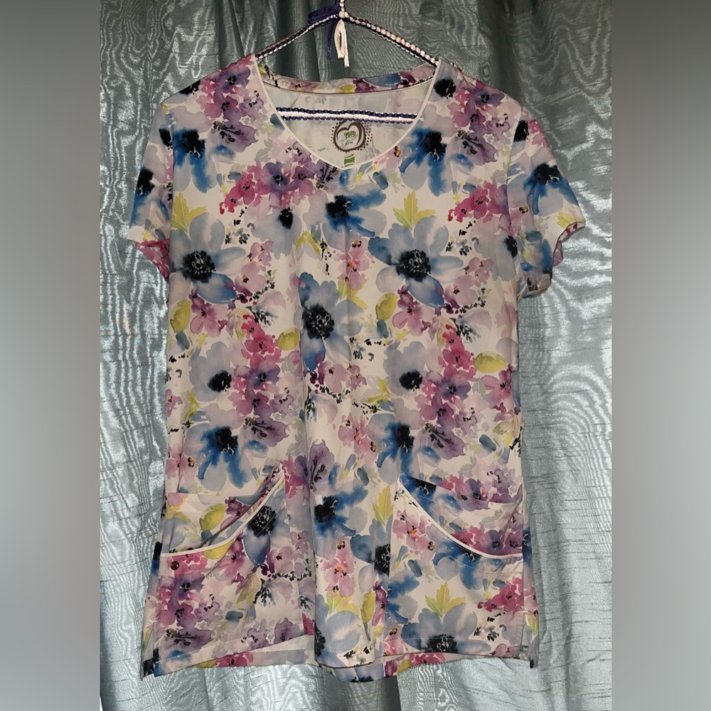 Health Pro scrub top